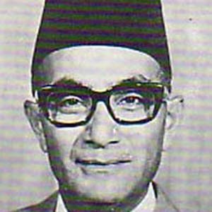Politician Hussein Onn - age: 68
