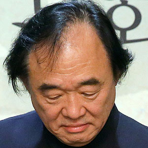 Pianist Kun-Woo Paik - age: 77