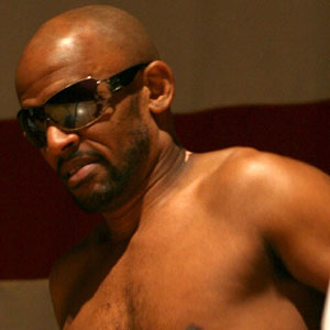 Boxer Shonie Carter - age: 51