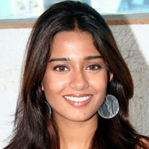 Movie actress Amrita Rao - age: 41