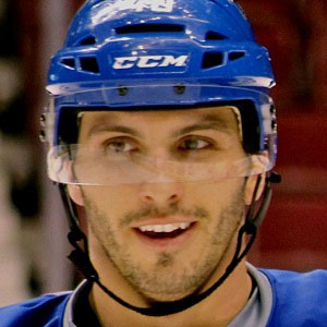 Hockey player Maxim Lapierre - age: 37