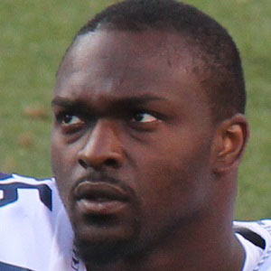Football player Cliff Avril - age: 37