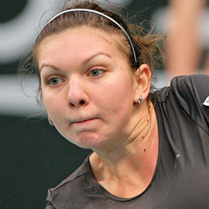 Female Tennis Player Simona Halep - age: 30