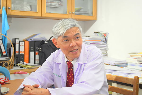 Scientist Yuen Poovarawan - age: 72