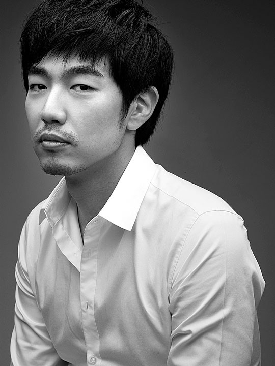 Actor Jong-hyuk Lee - age: 49