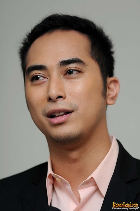 Actor Winky Wiryawan - age: 44